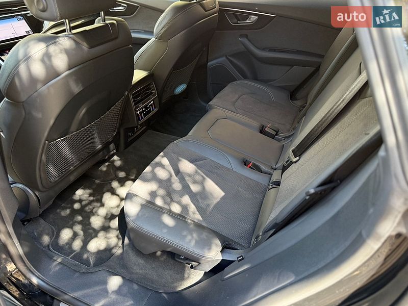 Внедорожник / Кроссовер Audi Q8 2025 в Львове