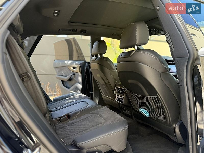 Внедорожник / Кроссовер Audi Q8 2025 в Львове