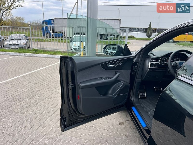 Внедорожник / Кроссовер Audi Q8 2026 в Полтаве