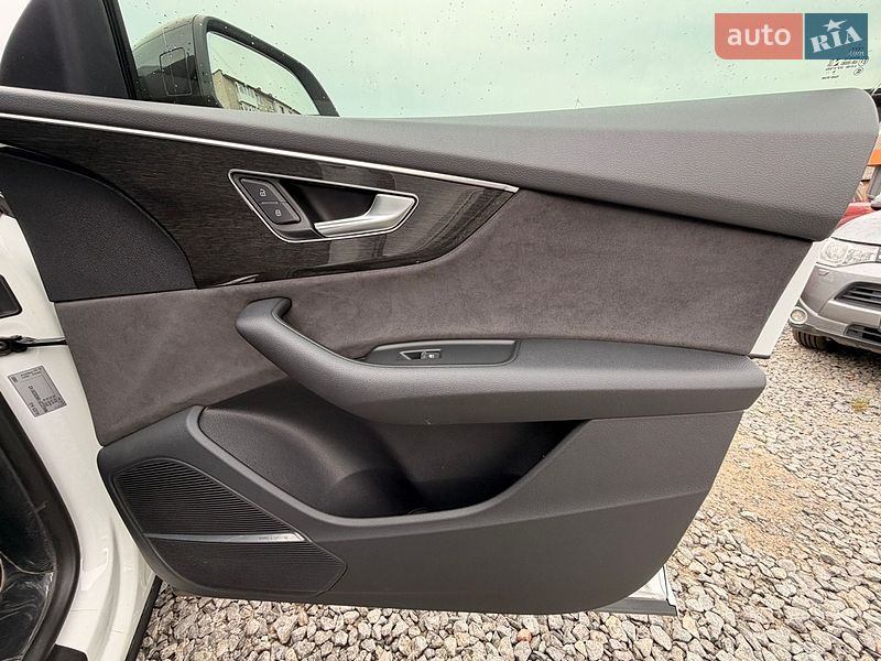 Внедорожник / Кроссовер Audi Q8 2019 в Бердичеве