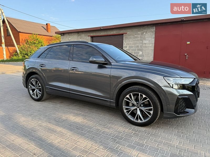 Позашляховик / Кросовер Audi Q8 2024 в Дніпрі