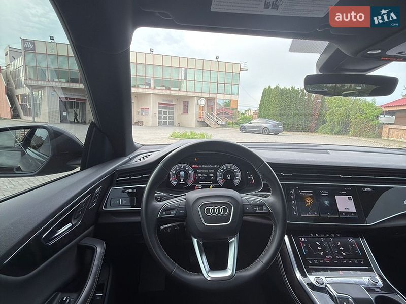 Позашляховик / Кросовер Audi Q8 2022 в Запоріжжі
