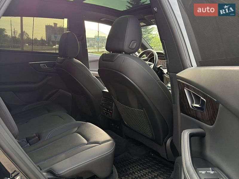 Позашляховик / Кросовер Audi Q8 2022 в Запоріжжі