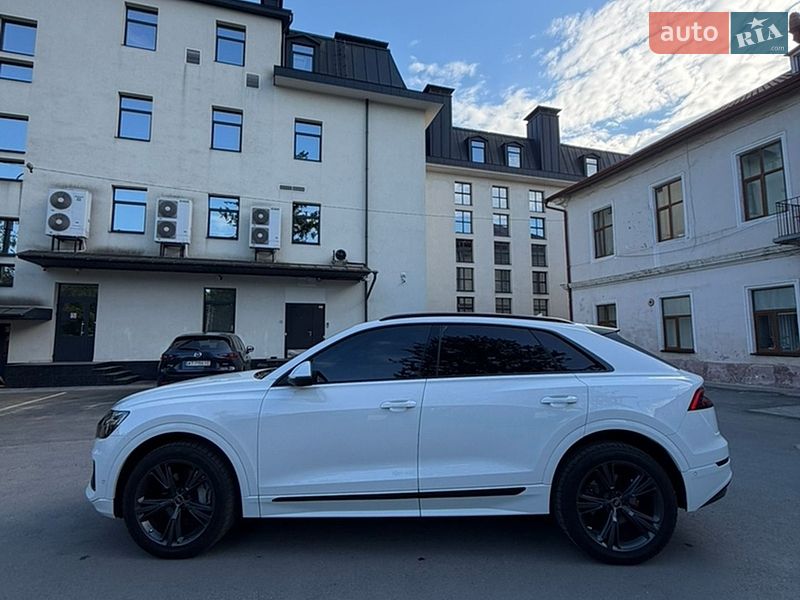 Внедорожник / Кроссовер Audi Q8 2023 в Коломые