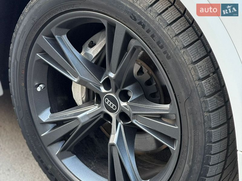 Внедорожник / Кроссовер Audi Q8 2023 в Коломые