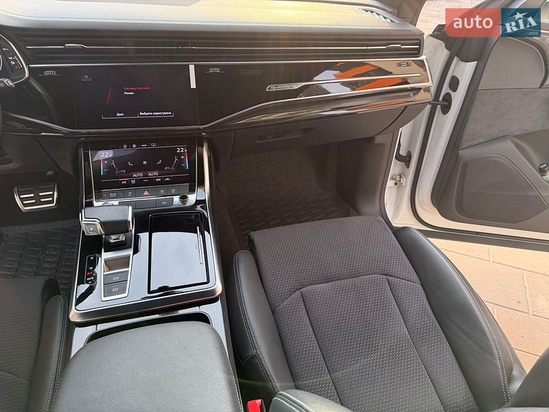 Позашляховик / Кросовер Audi Q8 2023 в Києві