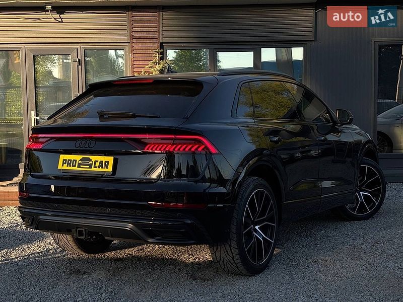 Позашляховик / Кросовер Audi Q8 2020 в Львові