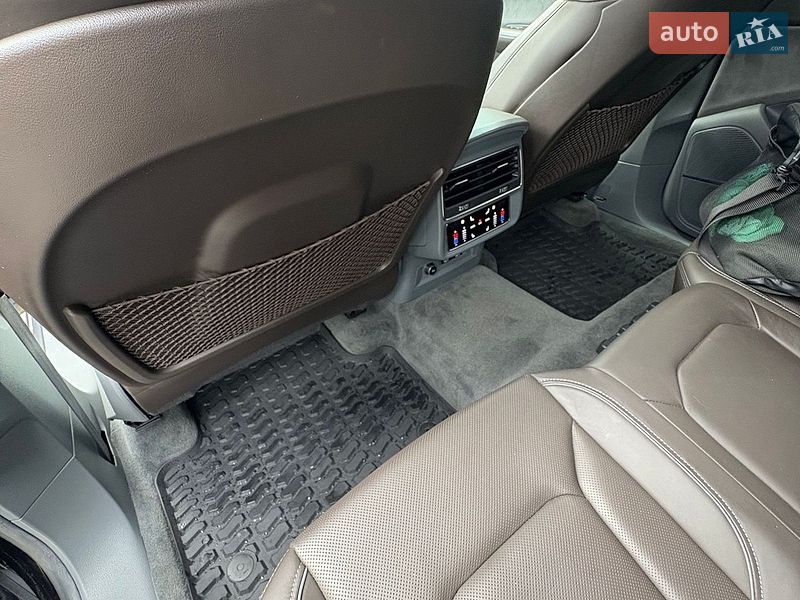 Внедорожник / Кроссовер Audi Q8 2019 в Киеве