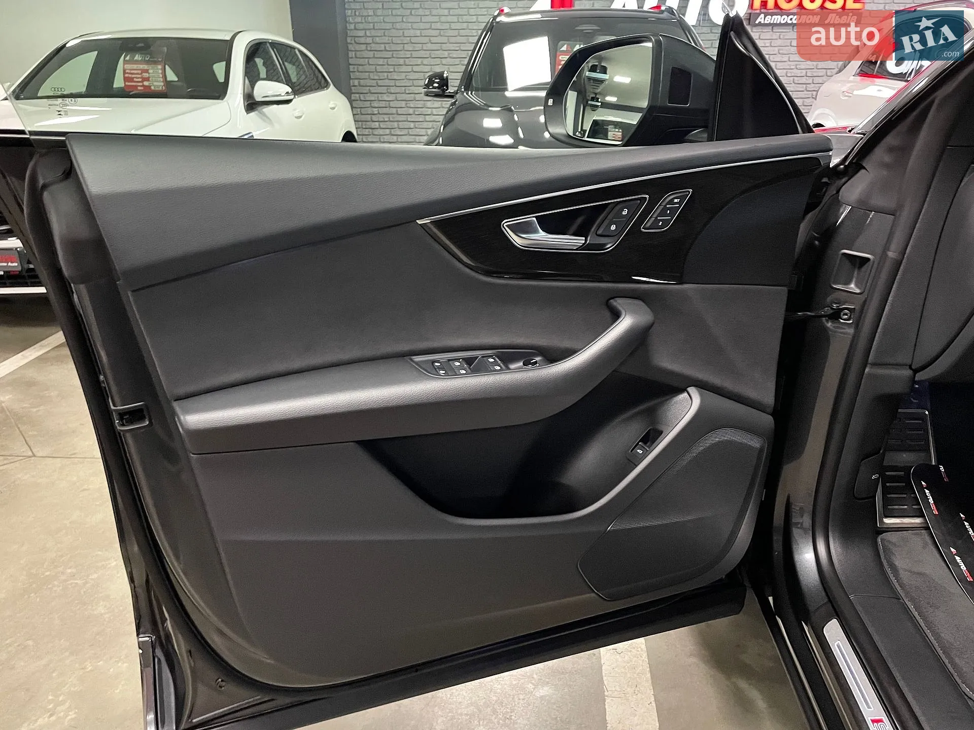 2023 Audi Q8 - мініатюра 33