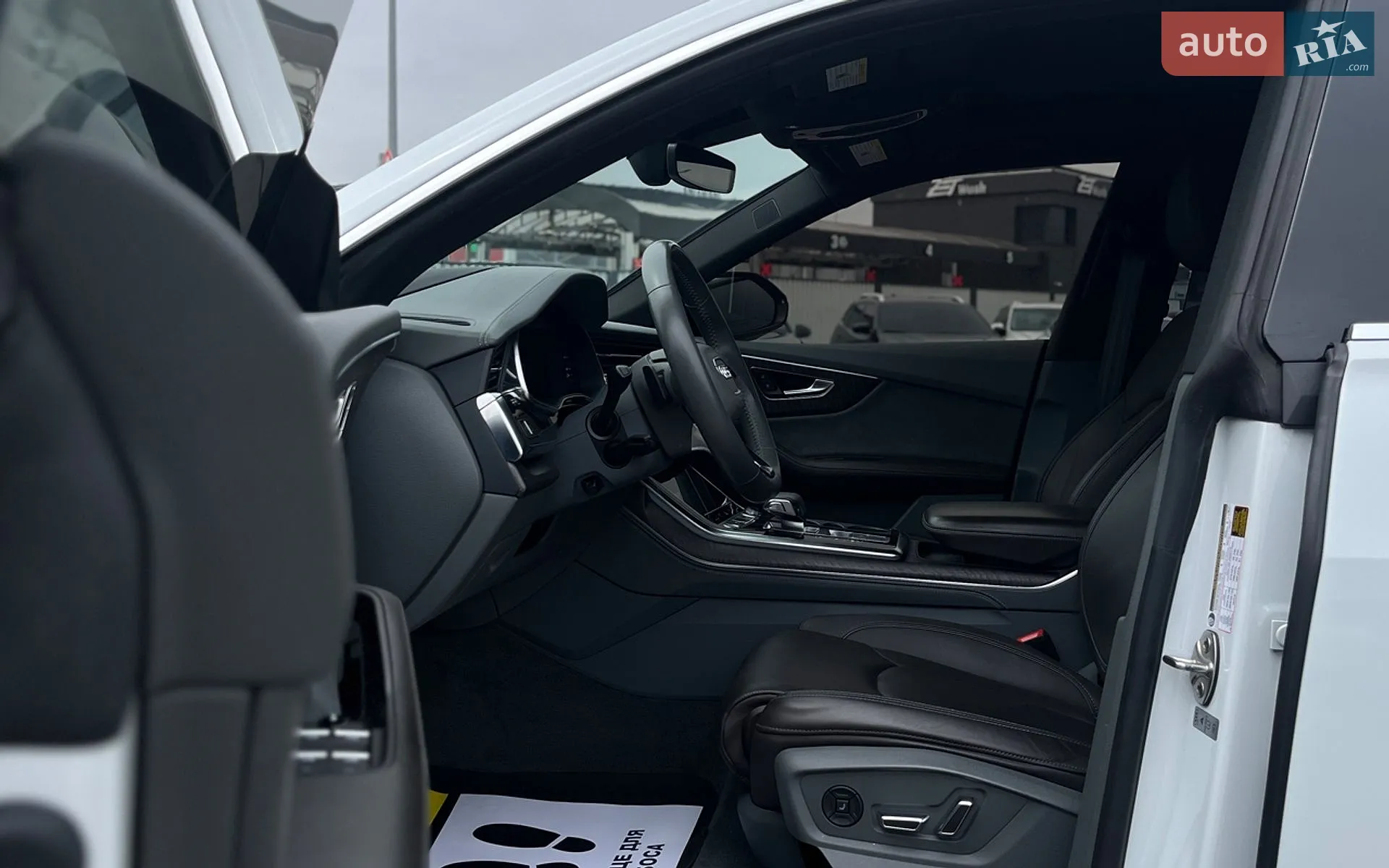 2019 Audi Q8 - мініатюра 9