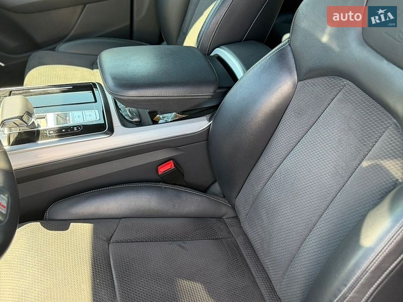 Внедорожник / Кроссовер Audi Q8 2019 в Киеве
