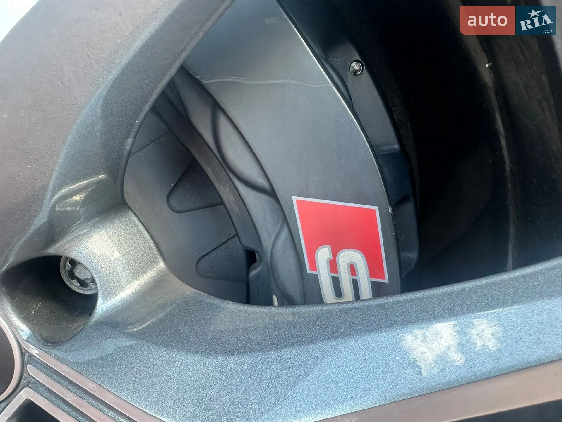 Audi Q8 2021 VIN WAUZZZF11MD025227 фото оголошення 18 з 20