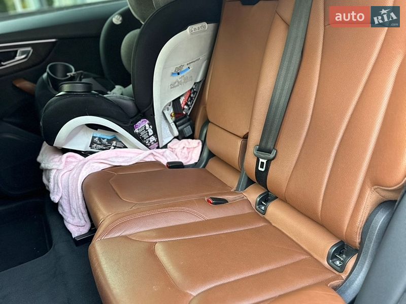 Внедорожник / Кроссовер Audi Q8 2019 в Киеве