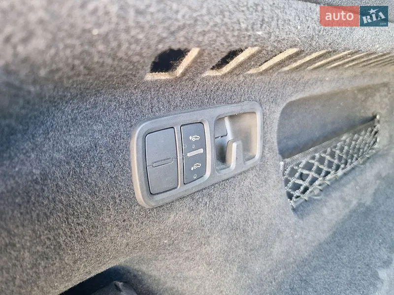 Audi Q8 2020 VIN WAUZZZF15MD019186 фото оголошення 38 з 79
