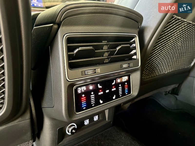 Позашляховик / Кросовер Audi Q8 2019 в Харкові