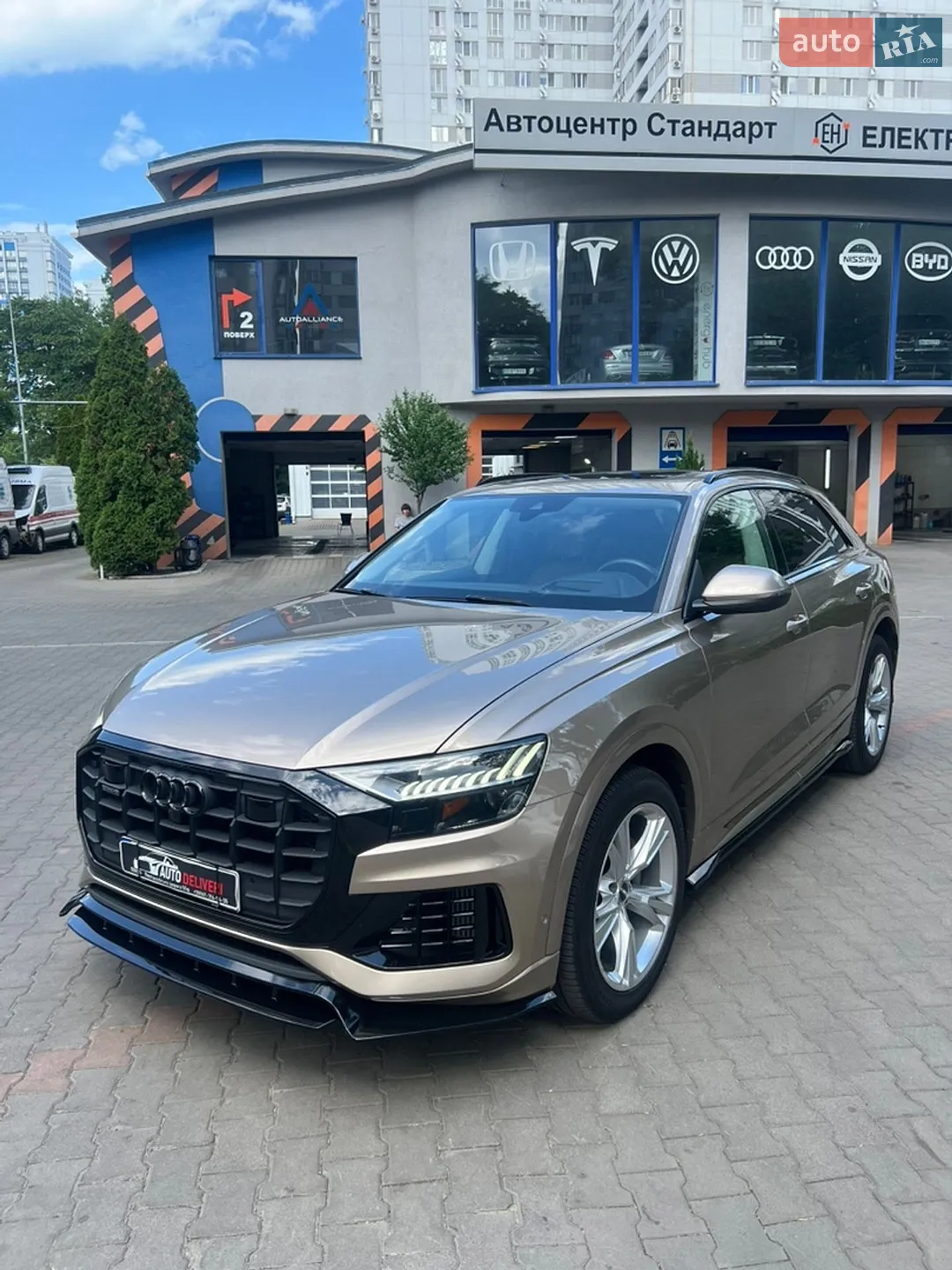 2019 Audi Q8 - мініатюра 3