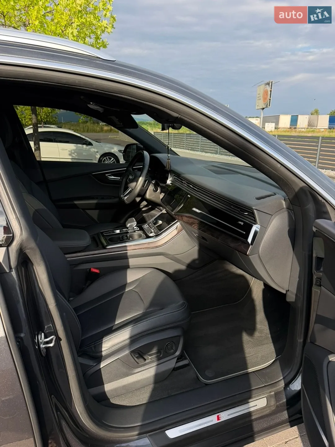 2020 Audi Q8 - мініатюра 31