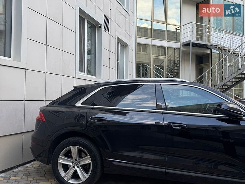 Внедорожник / Кроссовер Audi Q8 2020 в Одессе