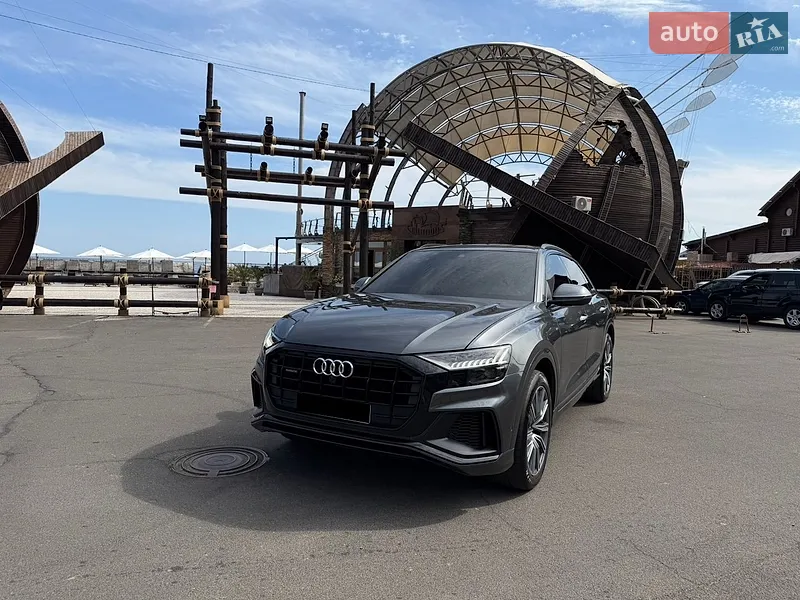 Audi Q8