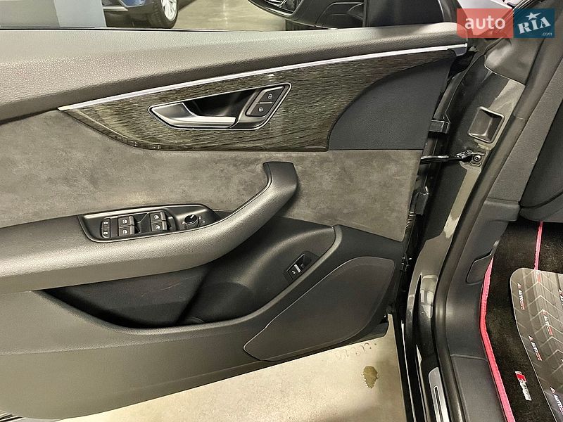 Внедорожник / Кроссовер Audi Q8 2018 в Львове