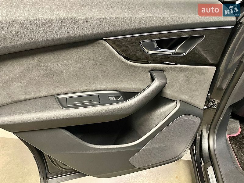 Внедорожник / Кроссовер Audi Q8 2018 в Львове