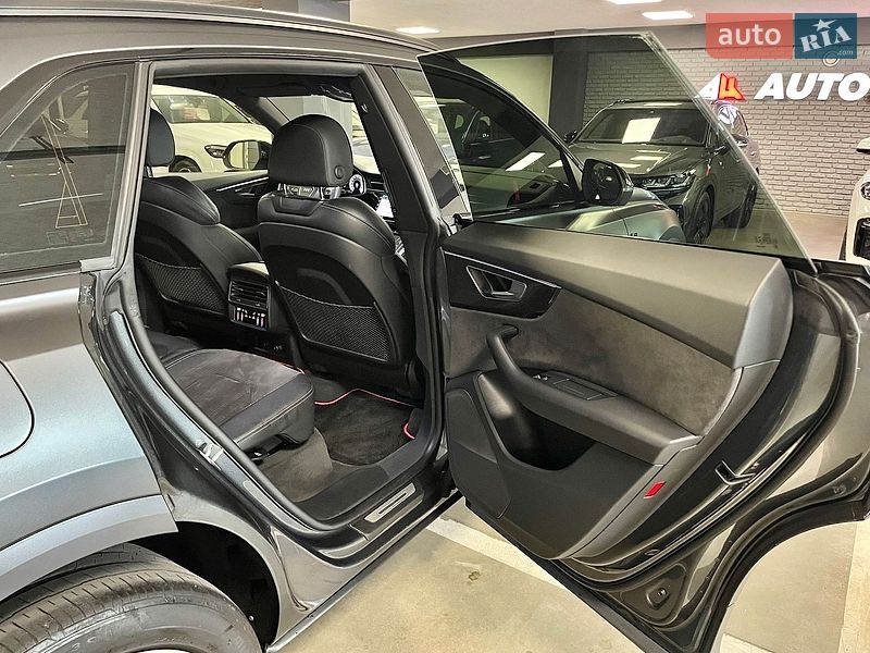 Внедорожник / Кроссовер Audi Q8 2018 в Львове