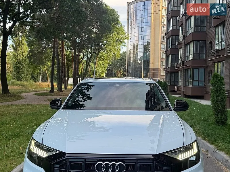 Audi Q8