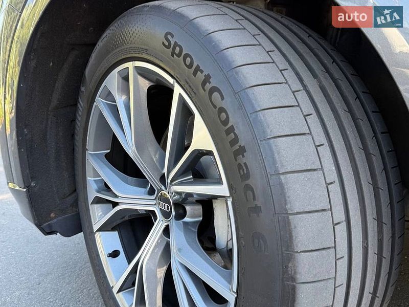 Внедорожник / Кроссовер Audi Q8 2022 в Киеве