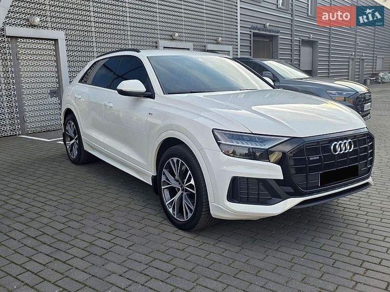 Внедорожник / Кроссовер Audi Q8 2021 в Киеве