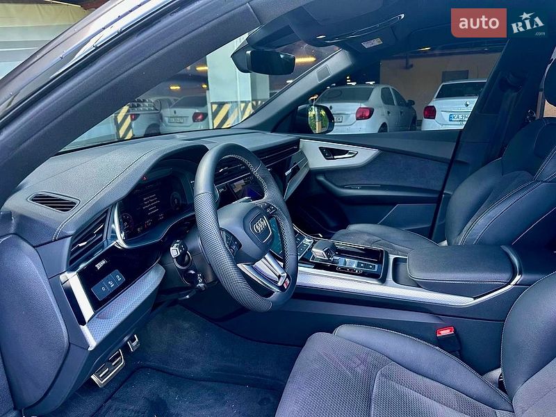 Позашляховик / Кросовер Audi Q8 2025 в Києві