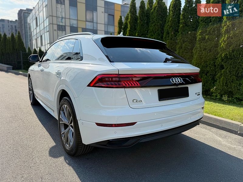 Внедорожник / Кроссовер Audi Q8 2021 в Днепре