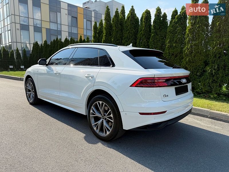 Внедорожник / Кроссовер Audi Q8 2021 в Днепре