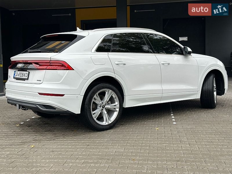Внедорожник / Кроссовер Audi Q8 2021 в Киеве