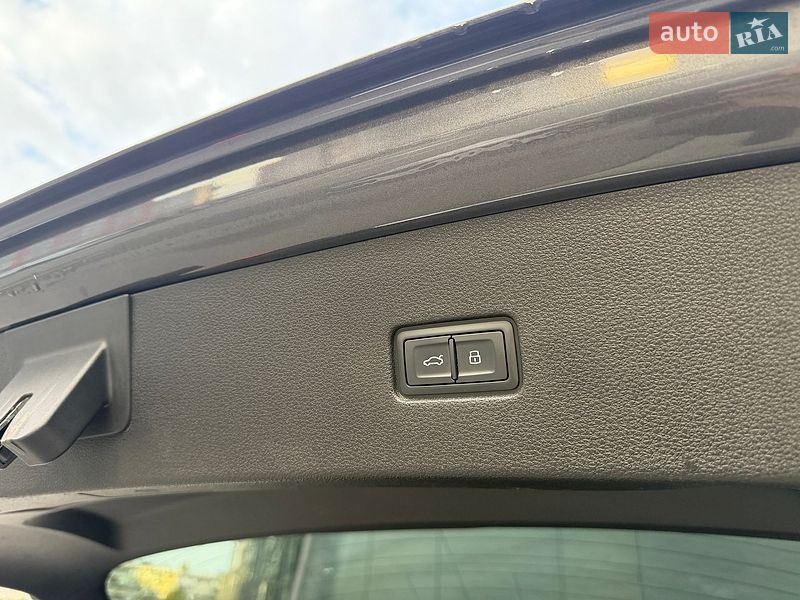 Позашляховик / Кросовер Audi Q8 2020 в Києві