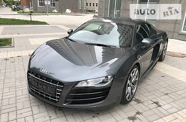 Купе Audi R8 2010 в 