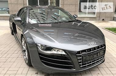 Купе Audi R8 2010 в 