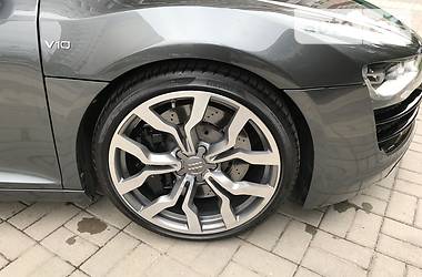 Купе Audi R8 2010 в 