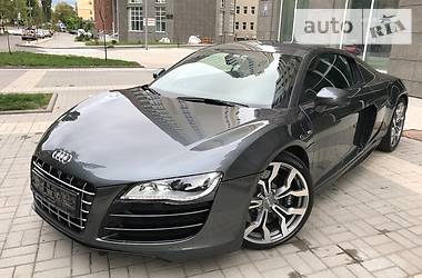 Купе Audi R8 2010 в 