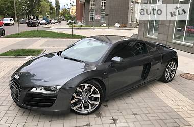 Купе Audi R8 2010 в 