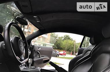 Купе Audi R8 2010 в 