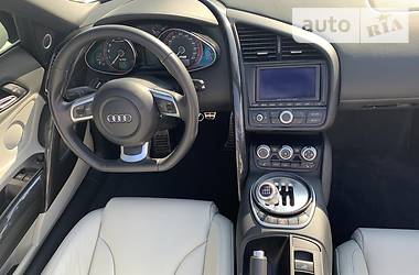Кабріолет Audi R8 2011 в 