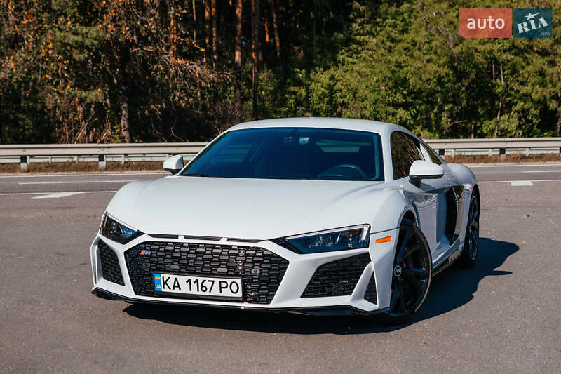 Купе Audi R8 2022 в Киеве