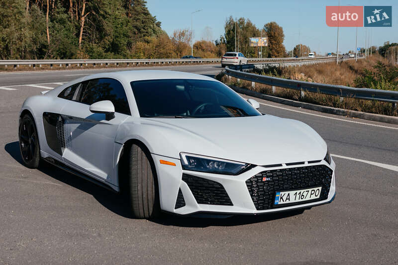 Купе Audi R8 2022 в Киеве