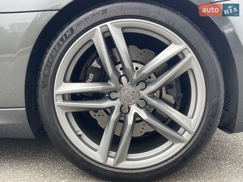 Купе Audi R8 2013 в Киеве