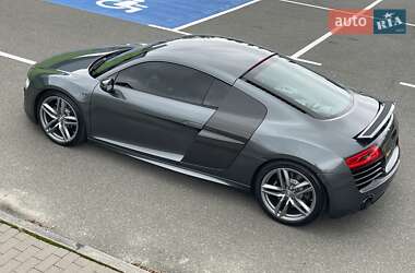 Купе Audi R8 2013 в  фото 46 Купе Audi R8 2013 в