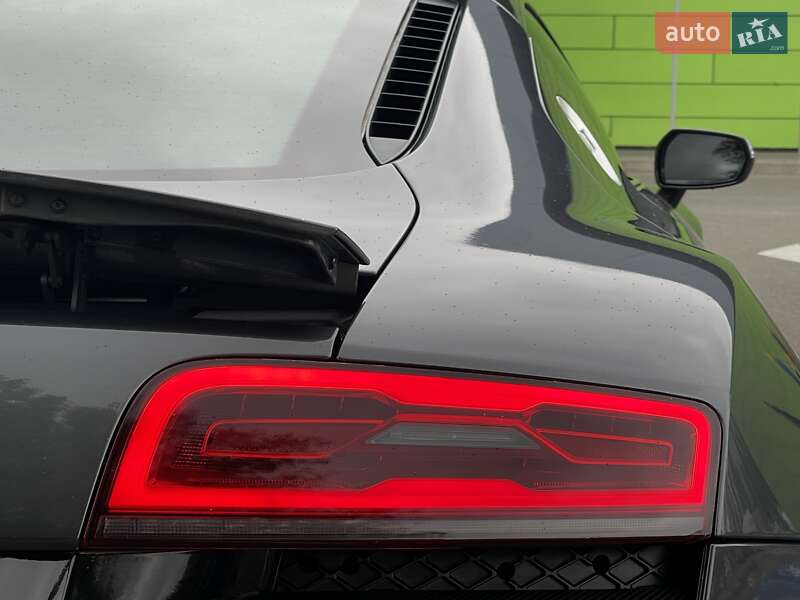 Купе Audi R8 2013 в Киеве