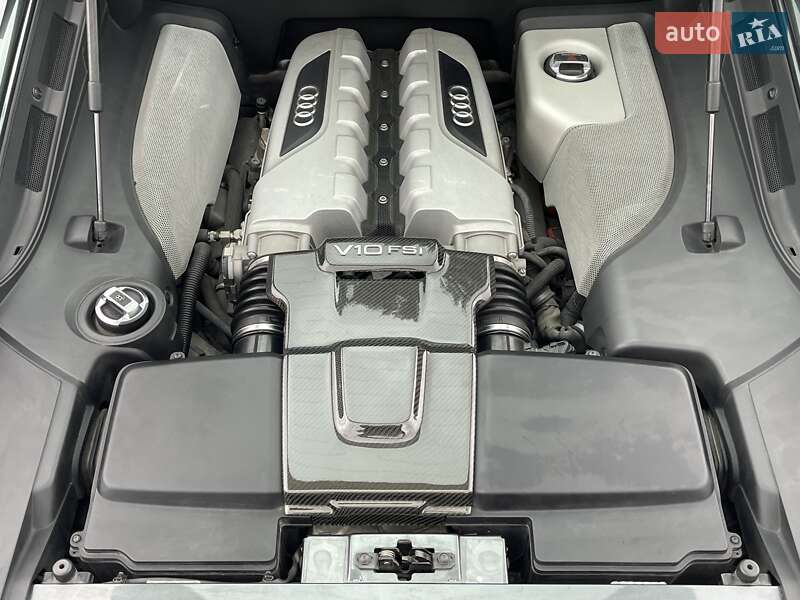 Купе Audi R8 2013 в Киеве