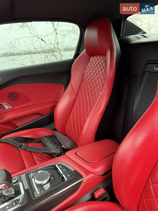 Родстер Audi R8 2020 в Дніпрі фото 22 Родстер Audi R8 2020 в Дніпрі