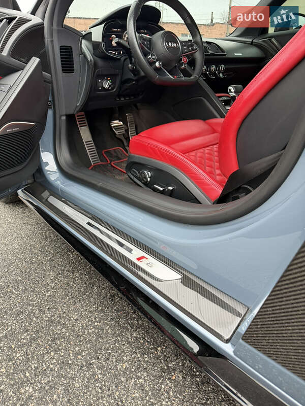 Родстер Audi R8 2020 в Дніпрі фото 30 Родстер Audi R8 2020 в Дніпрі