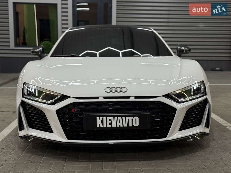 Родстер Audi R8 2017 в Києві фото 11 Родстер Audi R8 2017 в Києві